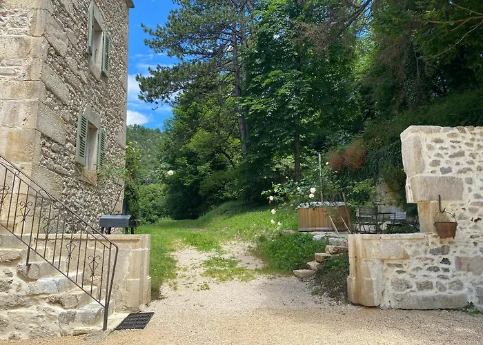 Domaine Du Tres-Haut - Chateau De Montanges