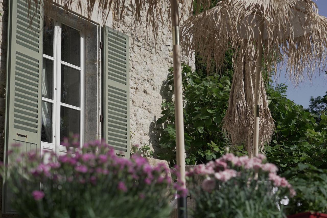 Domaine Du Tres-haut - Chateau De Guest house *
