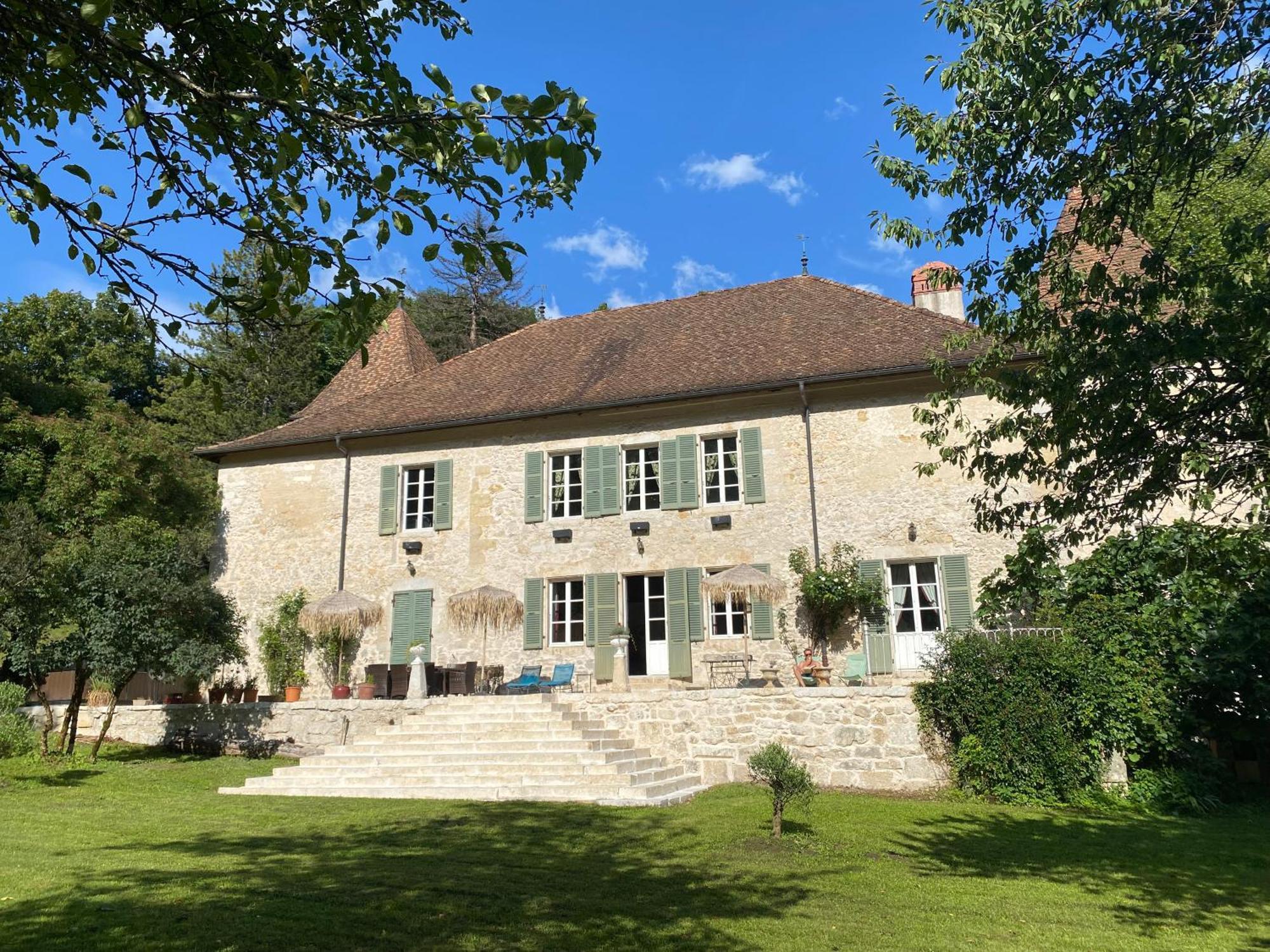 Domaine Du Tres-haut - Chateau De * Montanges