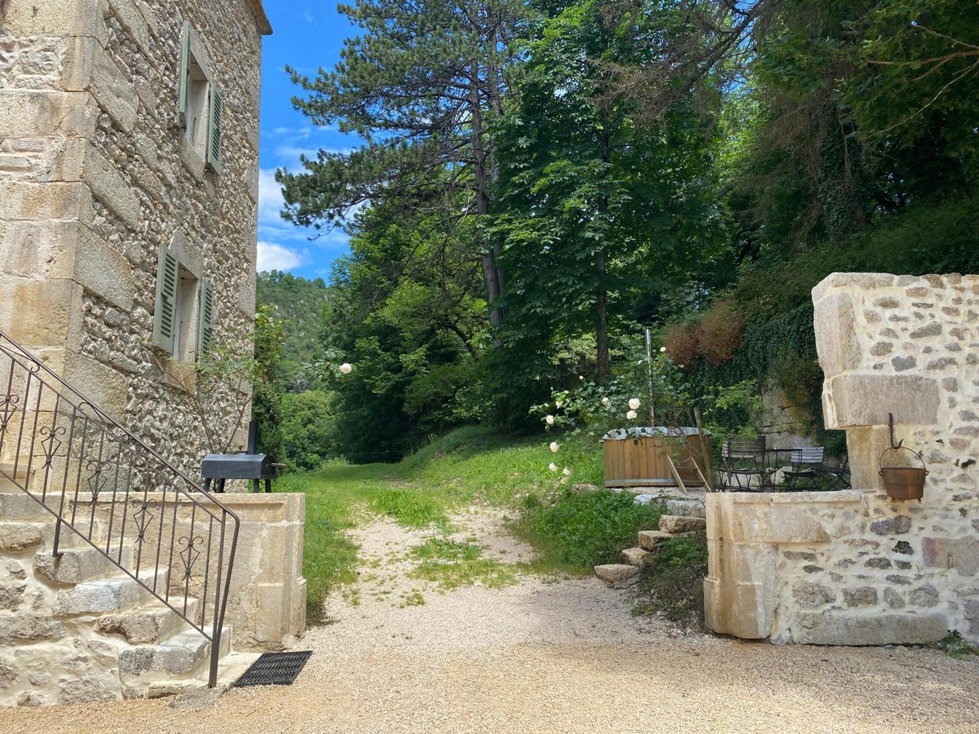 Domaine Du Tres-haut - Chateau De